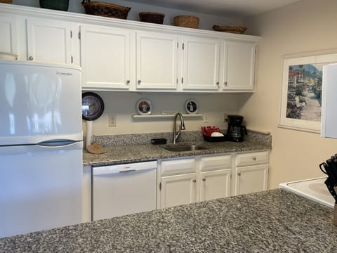 Kitchen - all appliances here!
