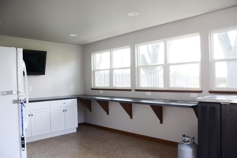 Pack Shack 1 sunroom off of garage and connects to back patio! 