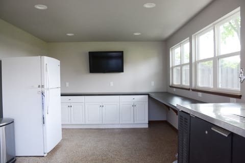 Pack Shack 1 sunroom off of garage and connects to back patio! 