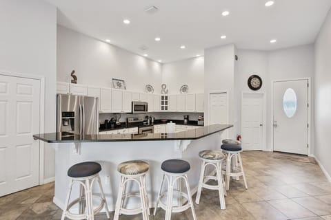 Counter Seating for 6 