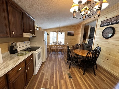 Full service kitchen with seating for 10 people  