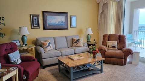 Nautical themed living area - 2 power recliners and 1 lift chair