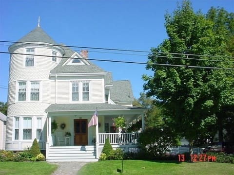 Welcome to Capt Smith
19 Mountain Street, Camden ME