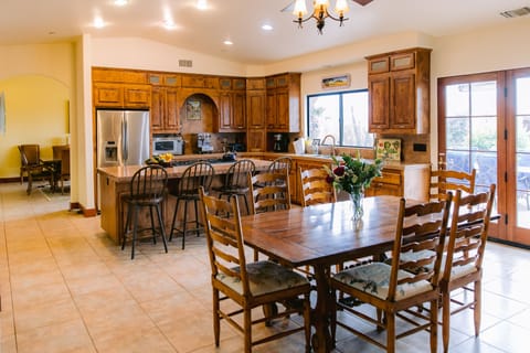 Kitchen built for entertaining with panoramic views