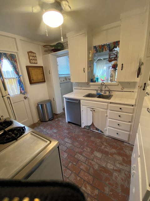 Kitchen with dishwasher