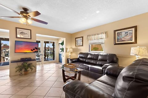 Living area in Kirk unit