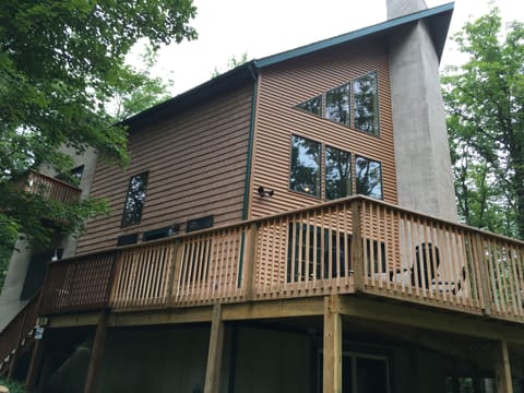 Front of Home w/ Wrap-Around Deck