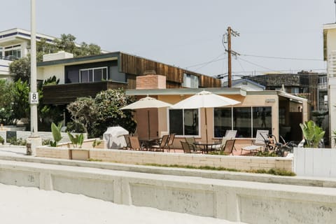Front yard. No shared space.