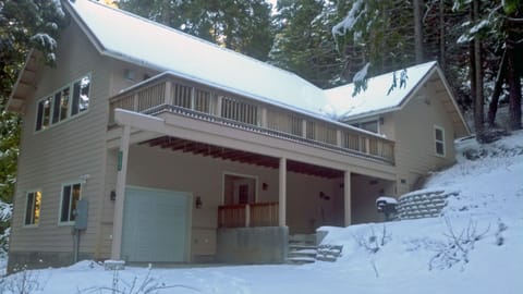 Experience Yosemite West in the winter —Badger Pass ski area is only 7 mi away.