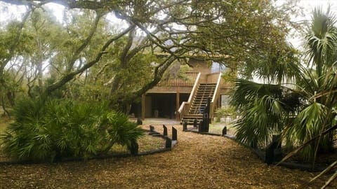 Front, from circular driveway
