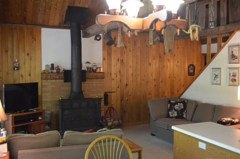 Main Level-Kitchen and sitting area