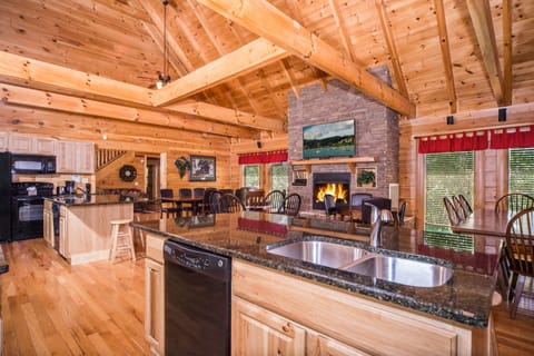 Dining Seating for 36