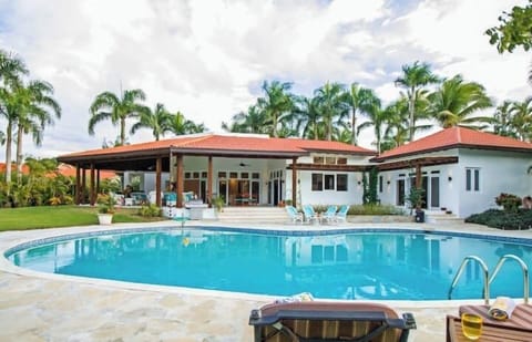 PoolArea/Sea Horse 37
