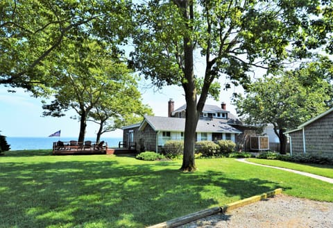 Welcome to your North Fork Peconic Bay escape