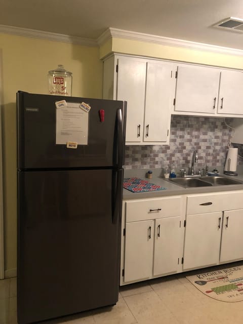 Updated kitchen with new appliances. Ice maker included.
