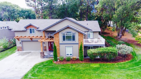 4 king bd/bth- no one has to argue about who gets the best room/close to beach!