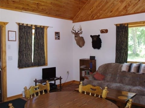 Living room/ dining area