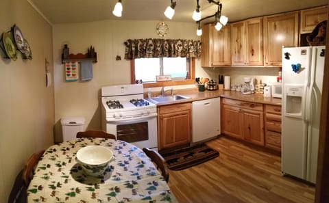 Kitchen/Dining area