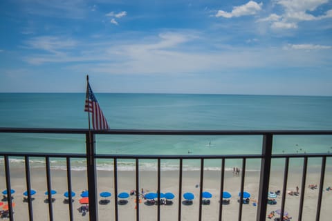 Oceanfront escape - sleeps 5