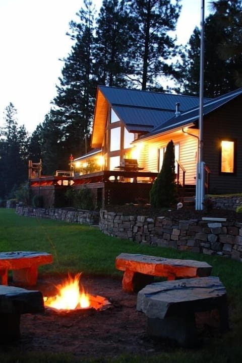 Outdoor Fire Pit for Summer Marshmallow Roasts