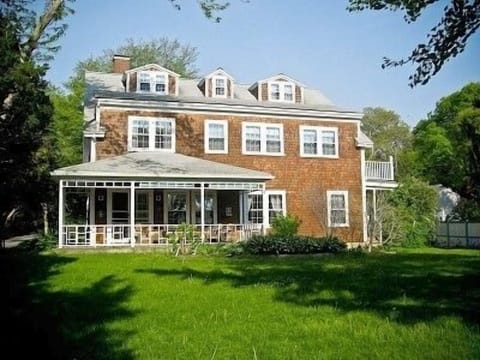 The Albani House