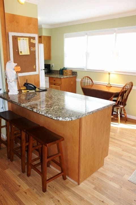 Spread out at the bar to make cookies or enjoy a morning coffee.