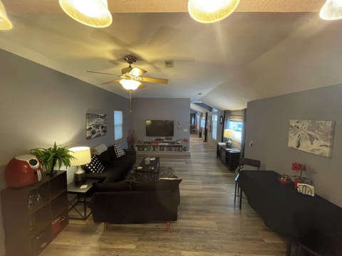 1500 sq. feet 1 bedroom apartment

440-479-4531