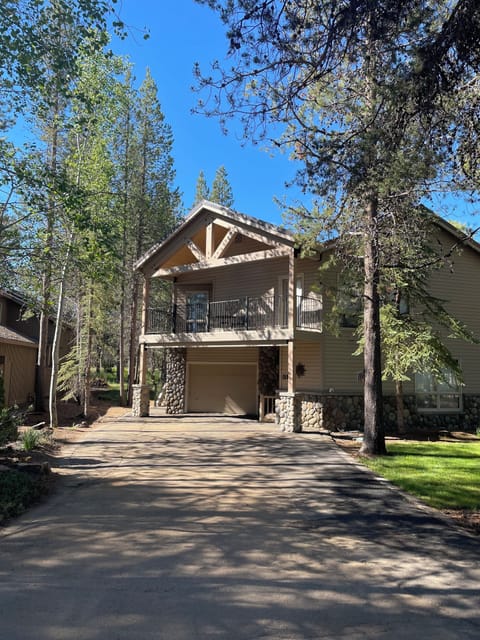 Front view of 31 Red Cedar Lane