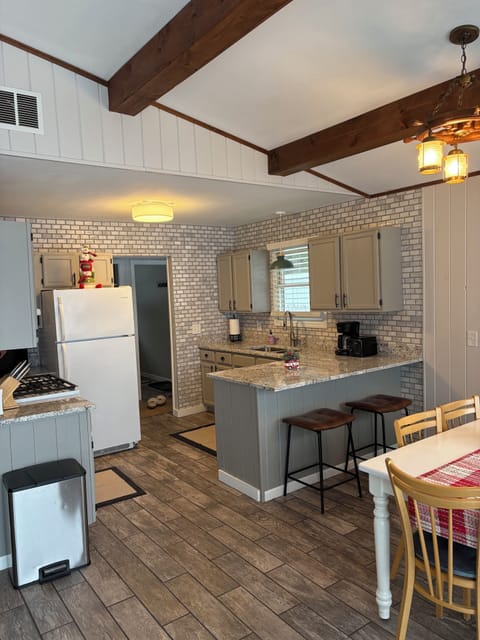 Kitchen/Dining Room Area