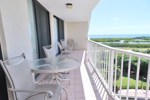 Balcony view. Sliders from LR, guest bedroom and master bedroom.