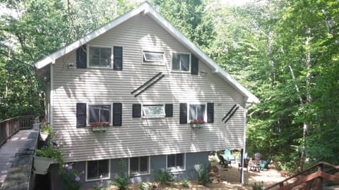 Super private chalet nestled in the woods