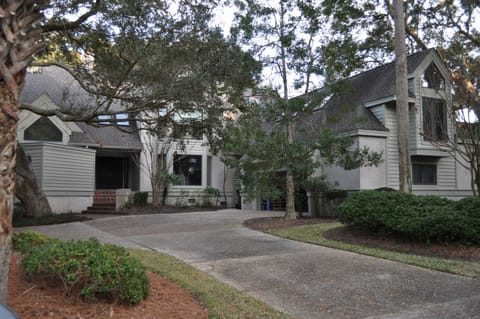 Front of house - Left side/garage