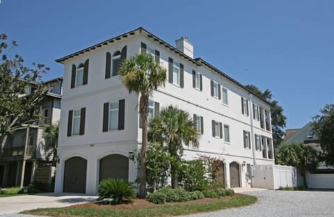 Right Off Ocean Blvd, with Two Car Garage and Plenty of Parking