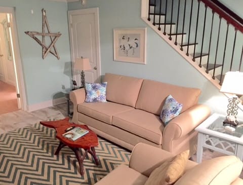 Bright new furniture and paint Jan. 2016
