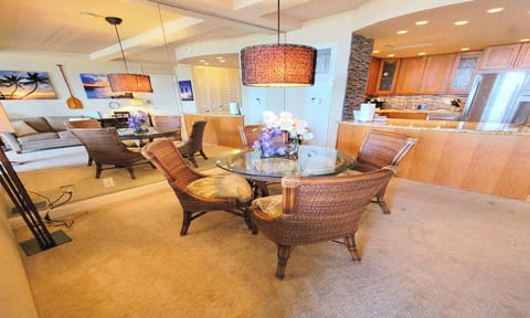 Super comfy oversized dining chairs-2 extra chairs located in the unit!