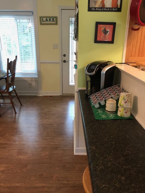 Kuerig Coffee Bar, also Mr. Coffee Style