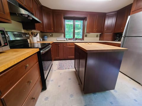 Kitchen with everything you need for creating a great meal!