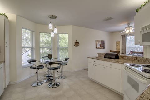  Fully stocked Kitchen.