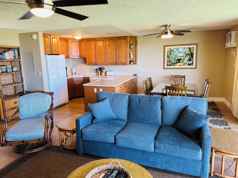 Family room, dining area and kitchen. 