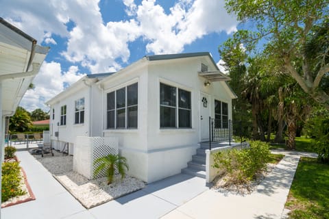 A true Siesta Key gem - Siesta Beach House original cover photo 