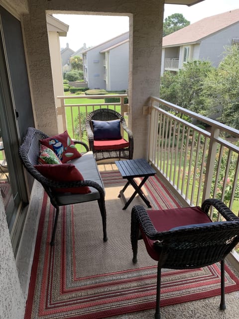 The patio is quiet and comfortable, with all new trimmings in 2019!