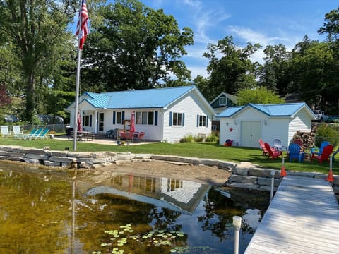 Welcome to our beloved Blue Turtle Cottage on Patterson Lake