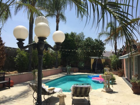 Private, relaxing, backyard space