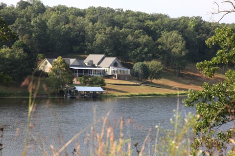Gorgeous Lodge on 37-Acre Private Lake