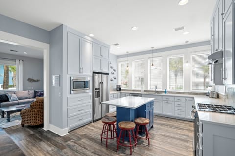 Never too many Cooks for this Large Kitchen