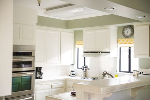 Kitchen Aid Appliances and Breakfast Bar