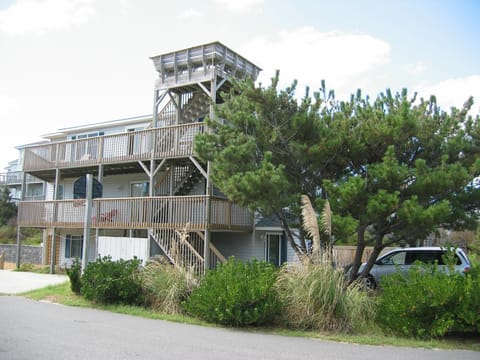 View of the house from the beach access