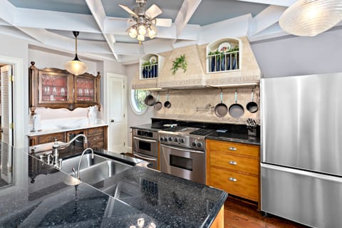 Enjoy a luxury Kitchen at Pier Serenity