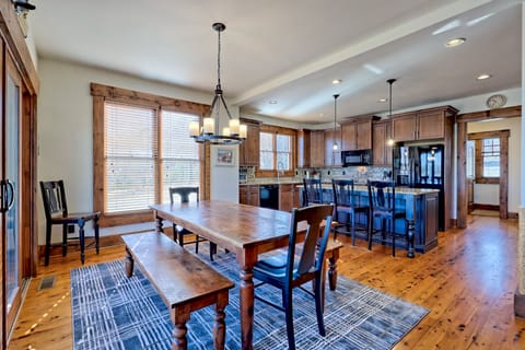 Kitchen table and bar stool seating