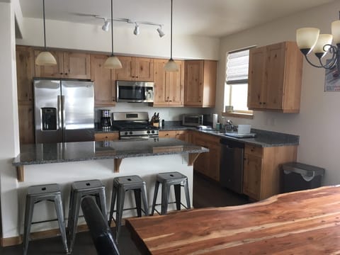 Kitchen fully equipped with all essentials.